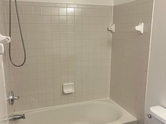 5th image of 3060 Sumner Dr