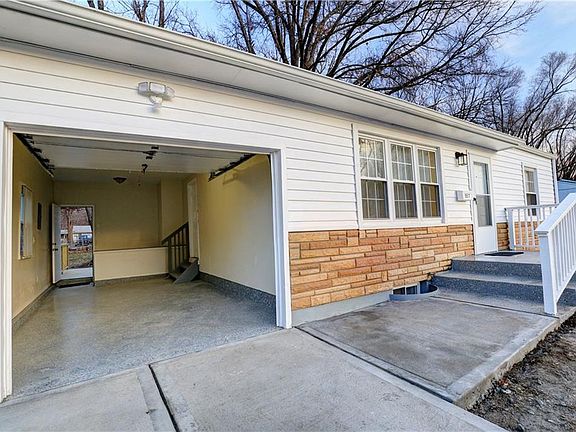 3rd image of 5517 Willow Ave
