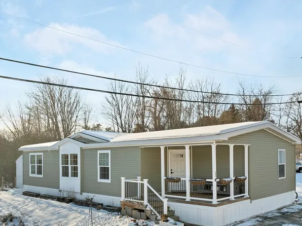 23 Dartmouth Circle, Newmarket, NH 03857