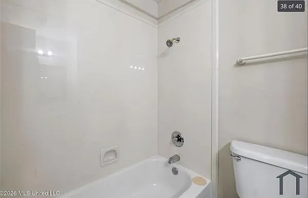1027 Autumn St — Photo 11