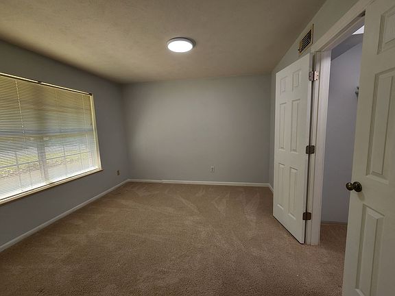 5th image of 2604 Buckingham Dr