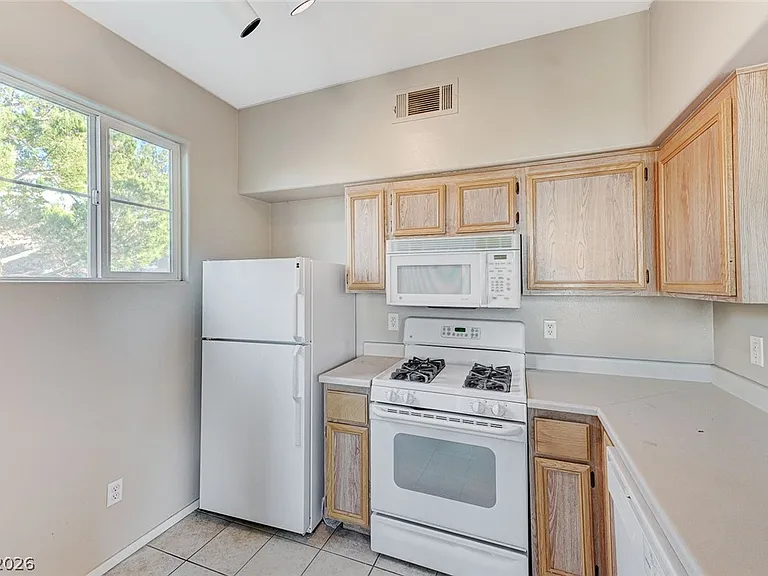 9050 W Warm Springs Rd #2094 — Photo 12