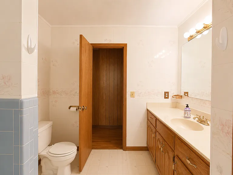 900 Hamlet Ave — Photo 21