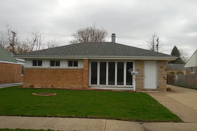17117 Greenbay Ave photo 1