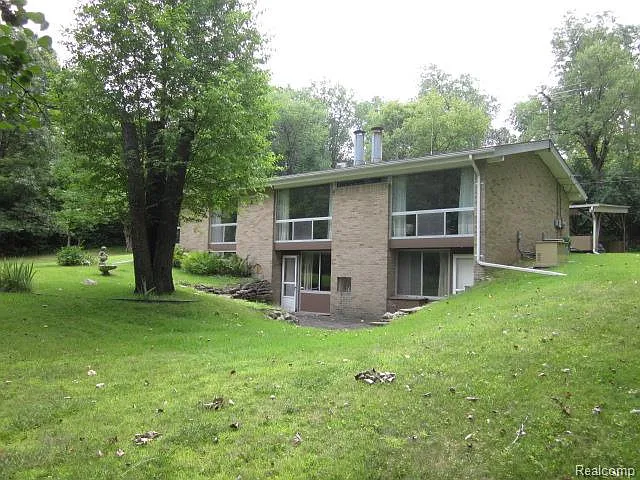 5900 Lost Ln photo 1