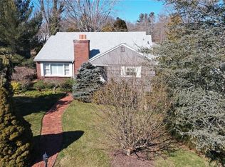 29 Mallove Dr, New London, CT 06320
