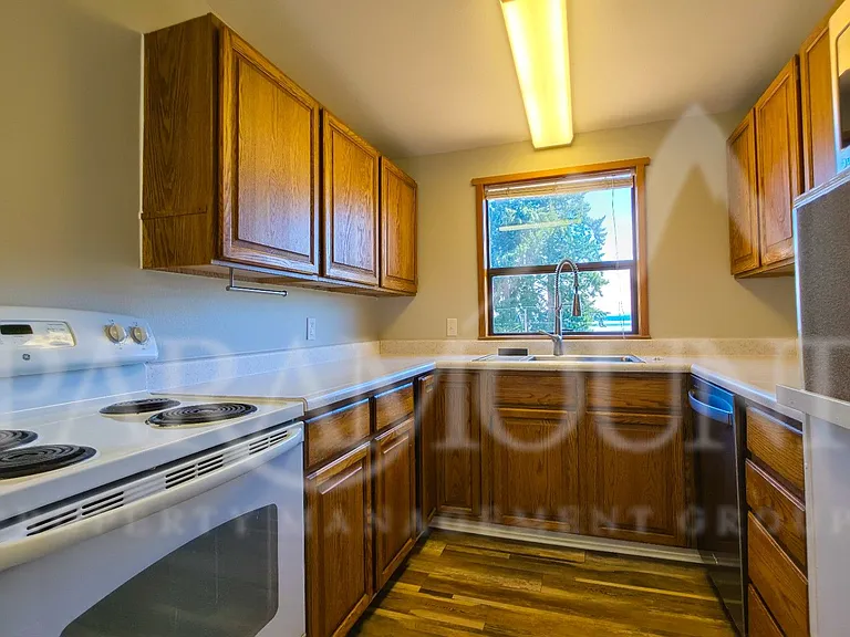 2461 1st Ave E — Photo 4