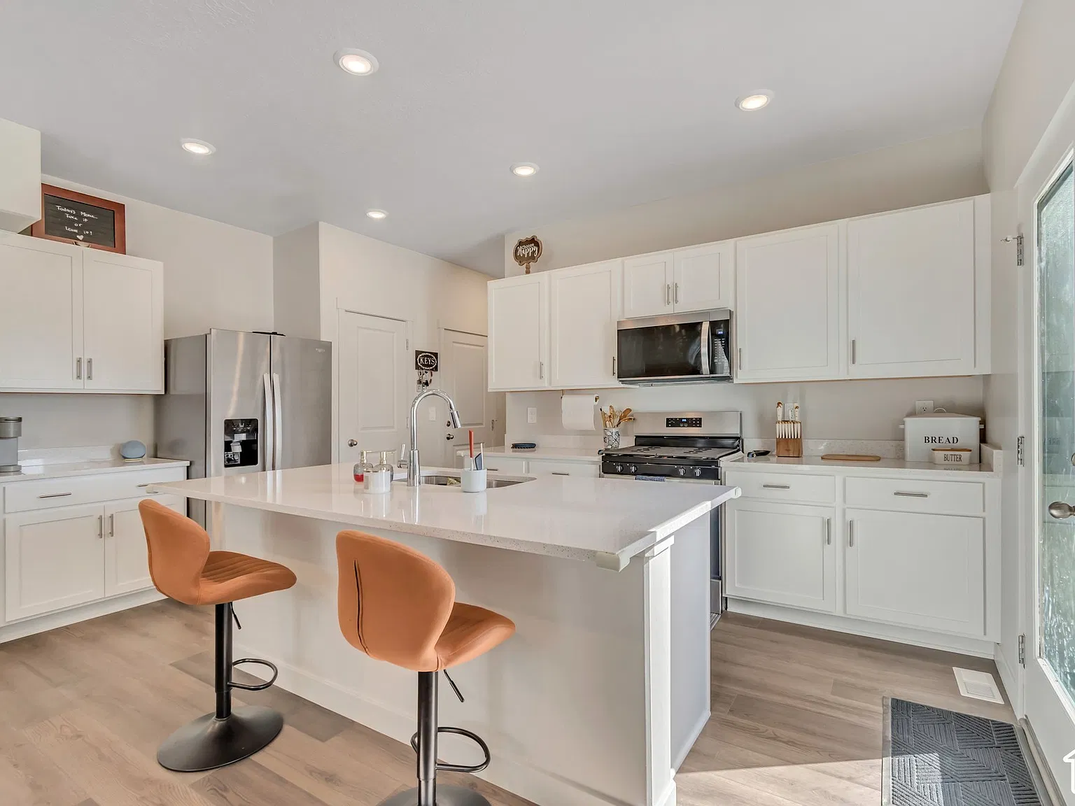 New 3 Bed, 2.5 Bath Single Family Home — Photo 4