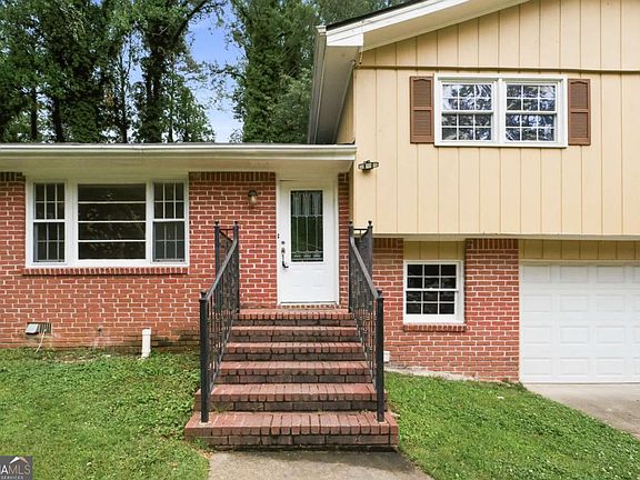 3rd image of 3816 Green Bay Dr