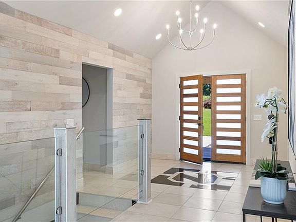 3rd image of 155 Marsh Glen Point