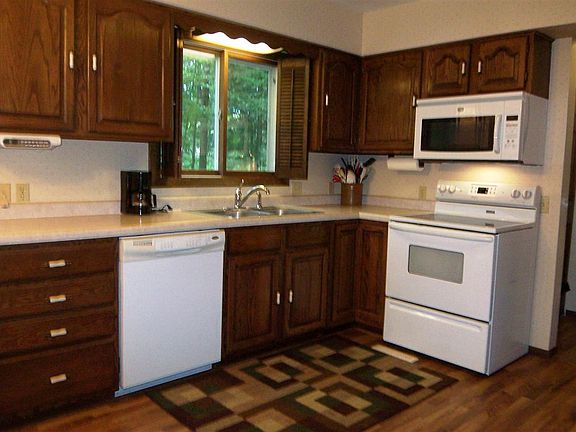 2nd image of 849 Malibu Dr