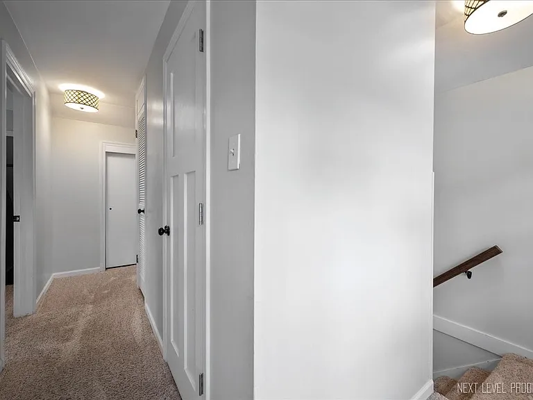 40 S Pine St — Photo 14