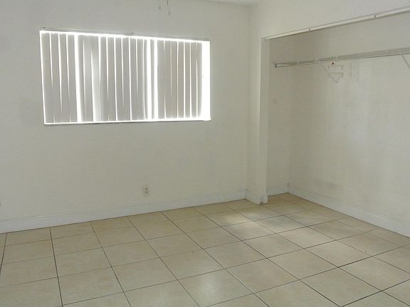 4th image of 4471 Treehouse Ln #G