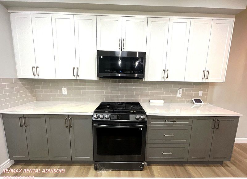 Edmonton Apartment for rent - 3 Bedrooms — photo 3