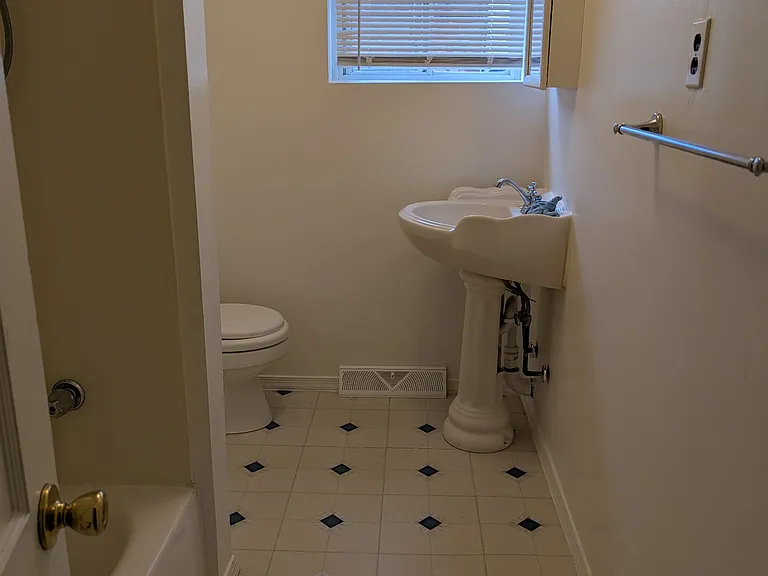 Second floor full bathroom