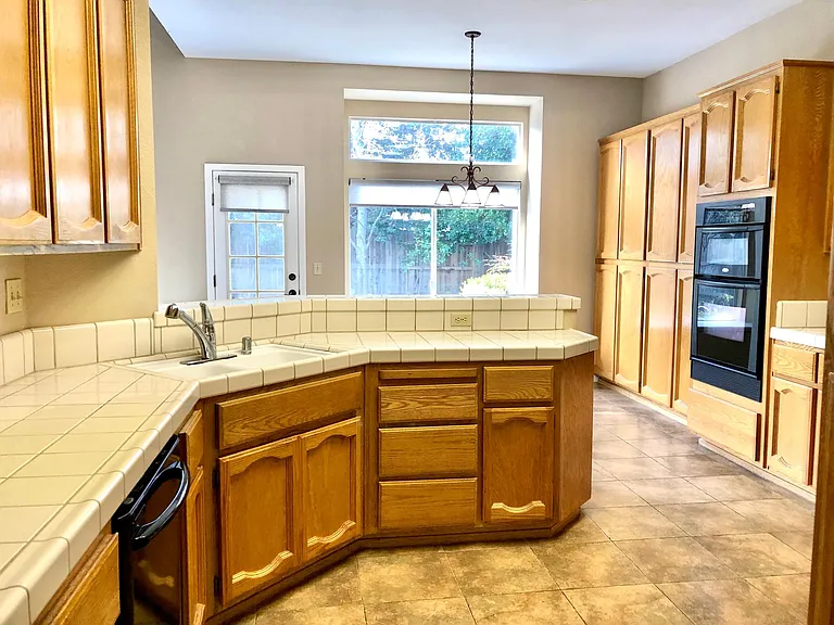 104 Blencowe Ct — Photo 10