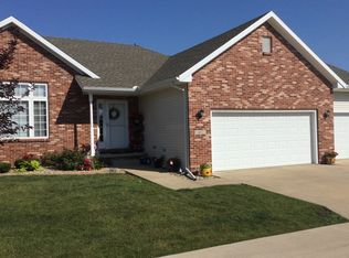 1412 Caro Ct, Mahomet, IL 61853