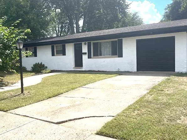 609 Crestview Dr, Lebanon, OH 45036