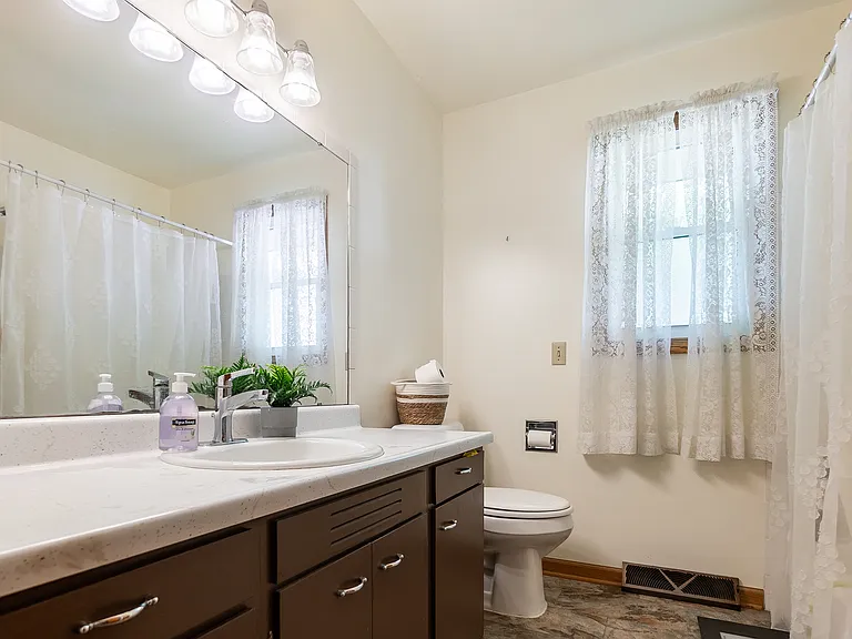 1732 Tamarack Ln — Photo 14