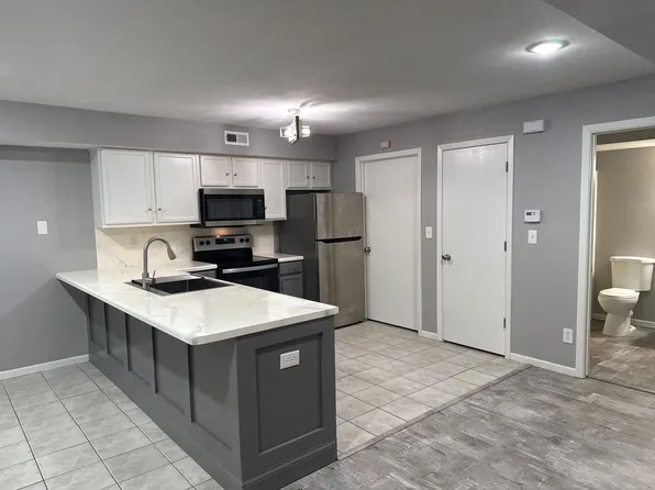 921 Minns Dr, 921 Minns Dr APT 3, Machesney Park, IL 61115
