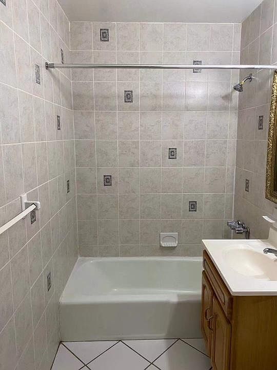 1st image of 3825 Parsons Blvd APT 5N