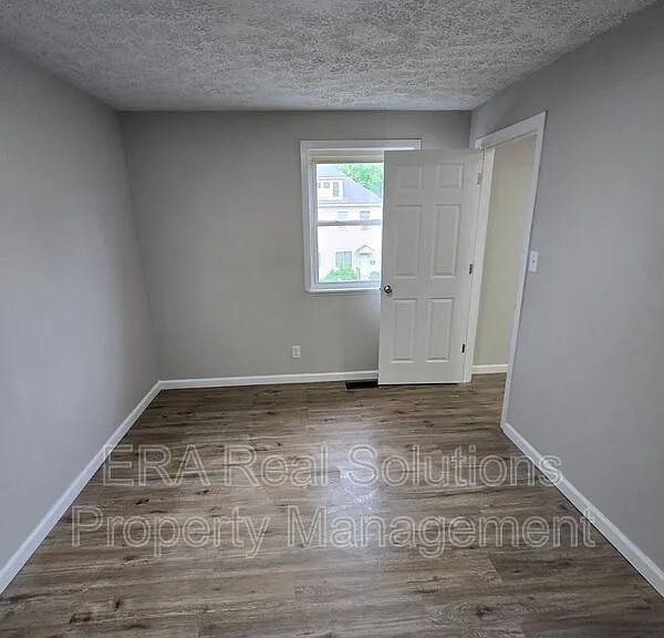 162 Wisconsin Ave — Photo 16