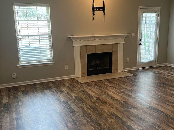Living/TV Room