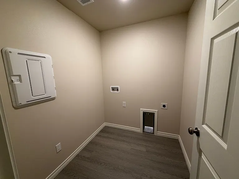 1300 Bajada St — Photo 11