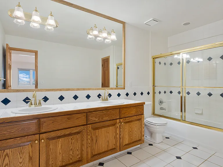 1281 Peakview Cir — Photo 23