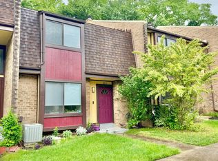 6810 Deer Run Dr, Alexandria, VA 22306