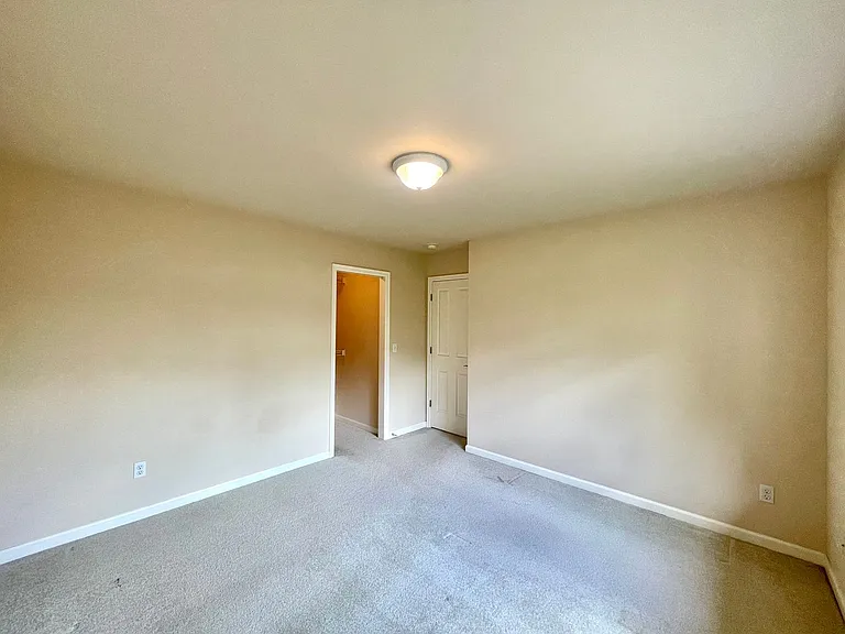 1921 NE 34th Pl — Photo 16