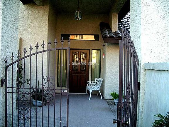 3rd image of 517 Benedict Dr