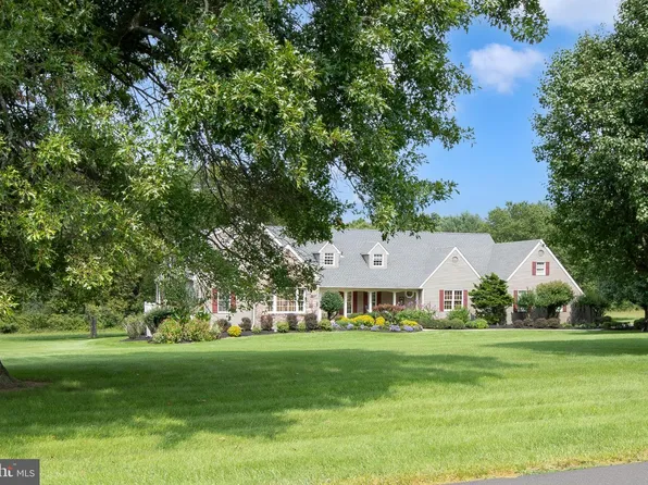 1703 Scott Dr, Newtown, PA 18940