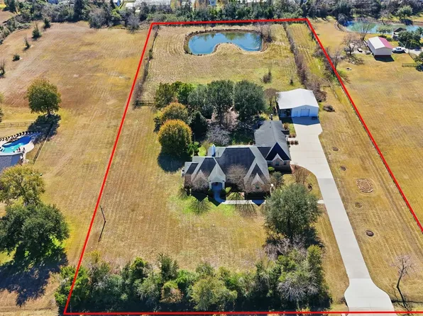 500 Burwell Rd, Highlands, TX 77562