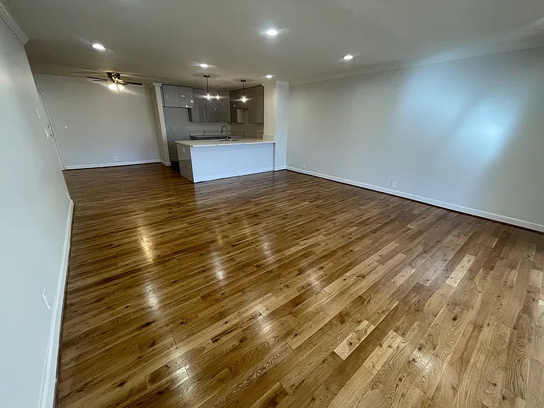 833 S Bedford St #202 — Photo 2