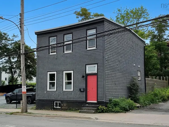 2464 Creighton St, Halifax, NS B3K 3S1