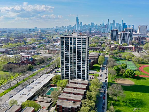 2nd image of 3001 S Michigan Ave Unit 1406