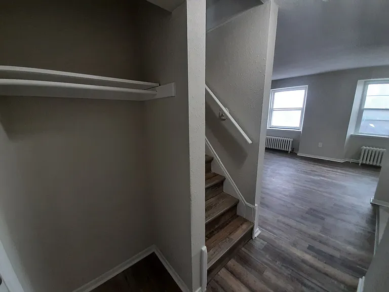 678 King St W #1 — Photo 9