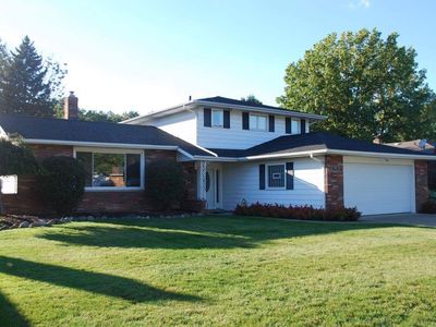 6170 Carlyle Dr, Seven Hills, OH, 44131