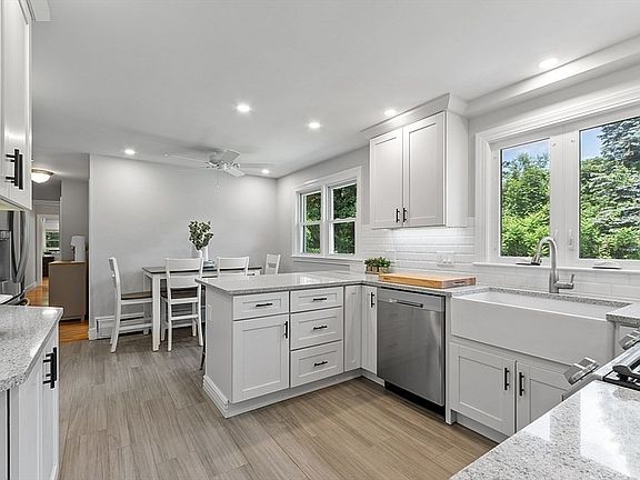 4th image of 455 Wood Ln