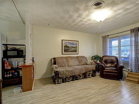 3rd image of 303 N Horne St