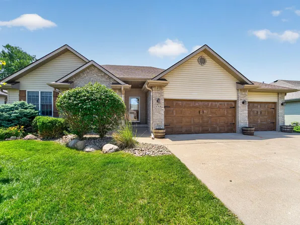 940 Key Cir, Carter Lake, IA 51510