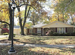 6301 N Post Oak Rd, Peoria, IL 61615