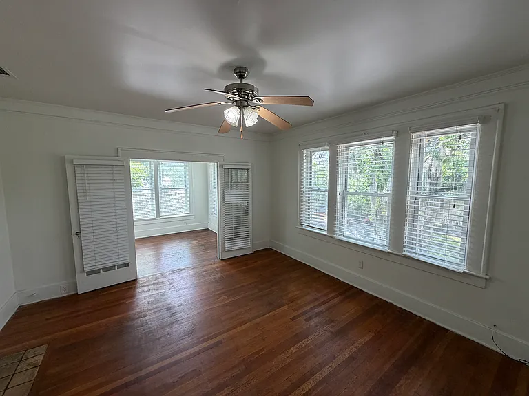 1006 E 40th St #B — Photo 8