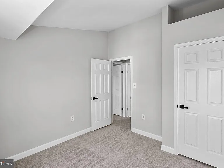 5606 Gresham Ln — Photo 31