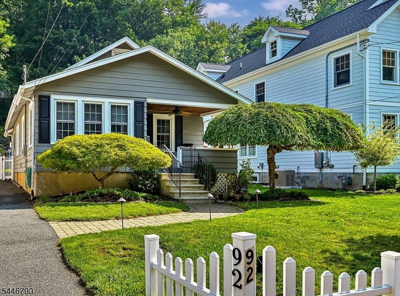 1st image of 92 Carey Ave