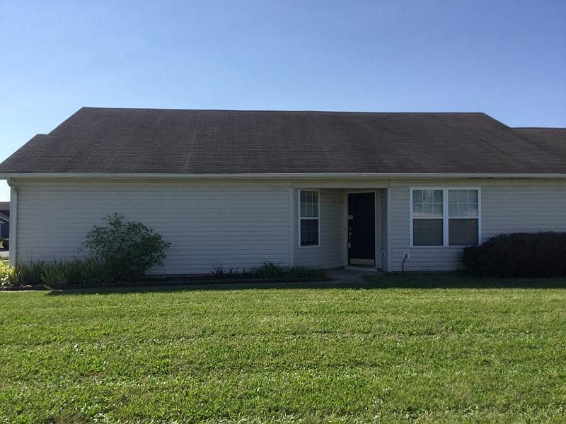 2nd image of 23300 Lakecrest Dr