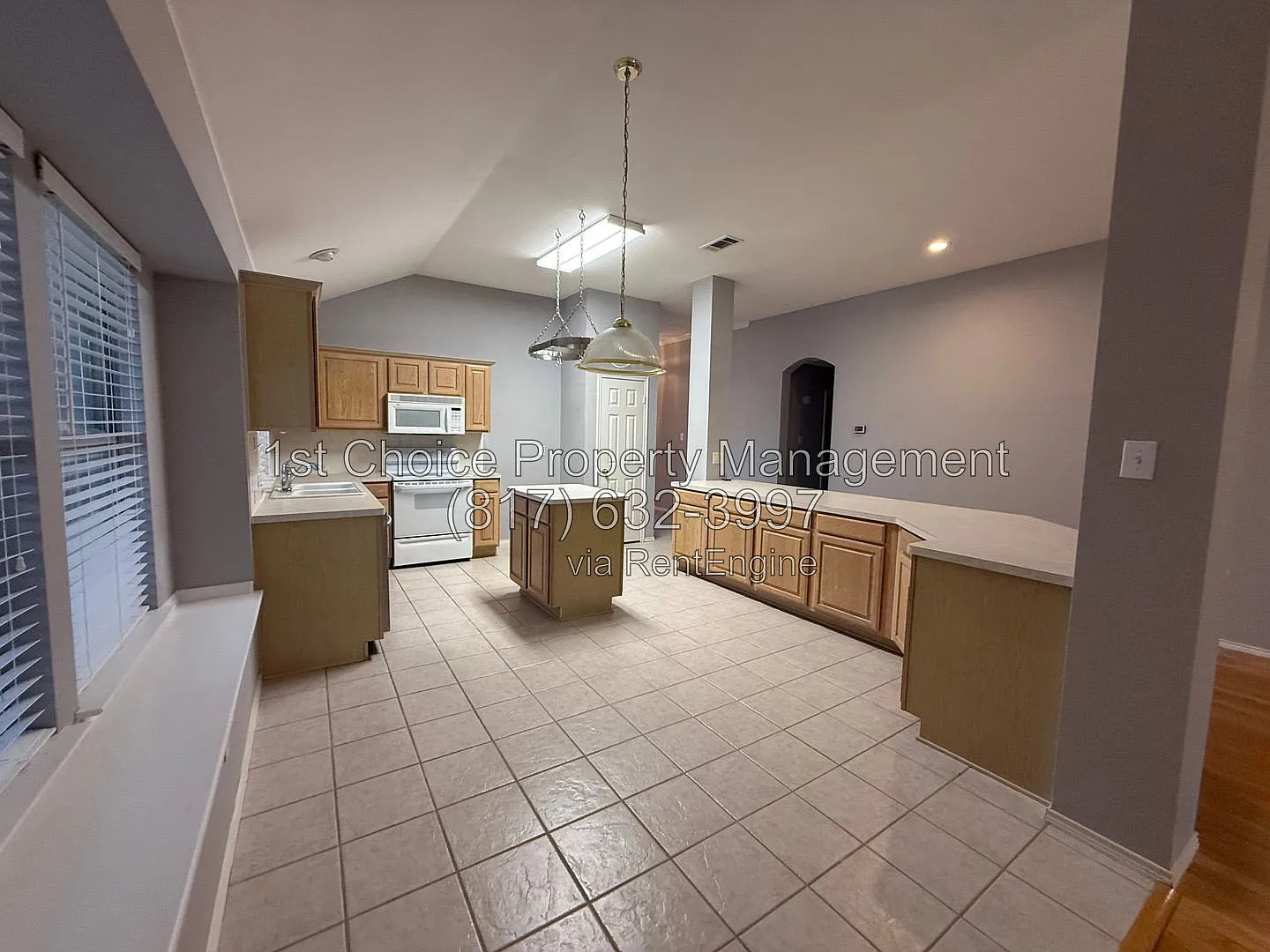 3 bed, 2.0 bath, 1829 sqft, $2,495 — Photo 4