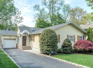 825 Ridgewood Rd, Millburn, NJ 07041