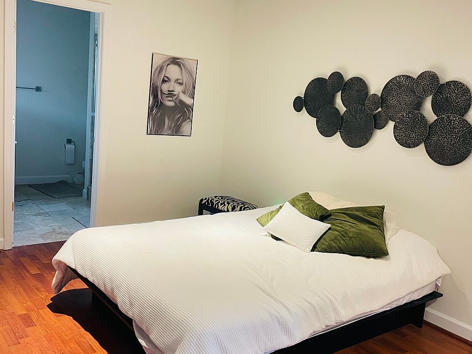 Comfortable Bed with best Materials